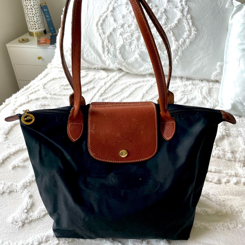 Longchamp's signature folding tote